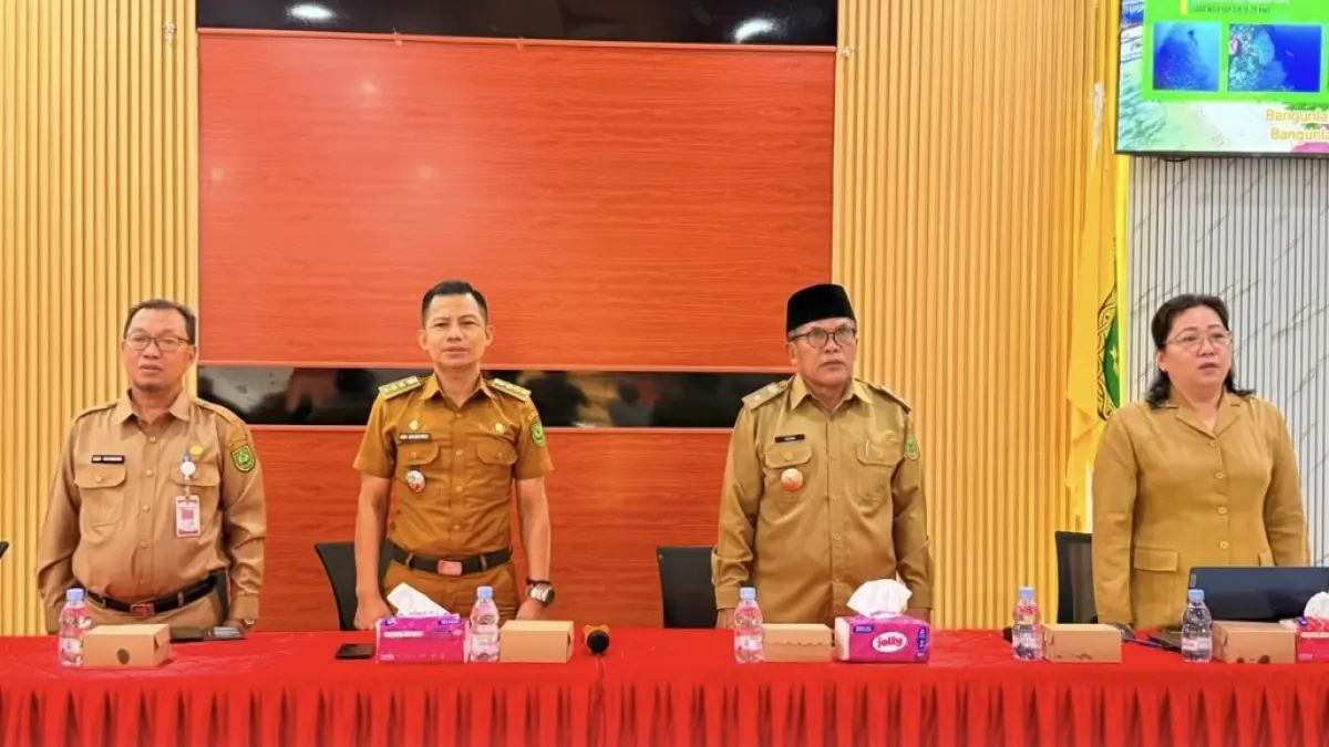 DAMPINGI KAMPUNG: DPMK dan Diskominfo Berau melaksanakan pendampingan awal kepada Kampung Labanan Makarti yang akan jalani verifikasi Desa Antikorupsi 2026. (SENO/BP)