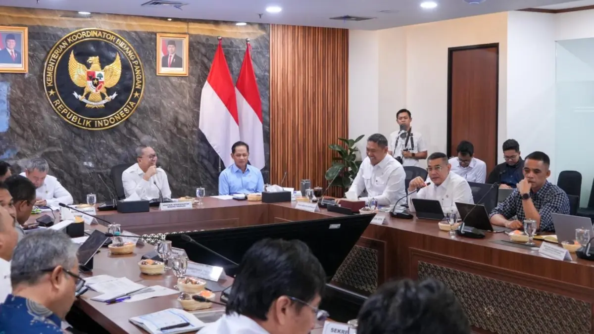 DUKUNG KSPEAN: Wamen ATR/Waka BPN, Ossy Dermawan, paparkan progres penataan ruang dan perizinan KKPR untuk mendukung Kawasan Swasembada Pangan, Energi, dan Air Nasional di Papua Selatan pada Rakortas di Jakarta.