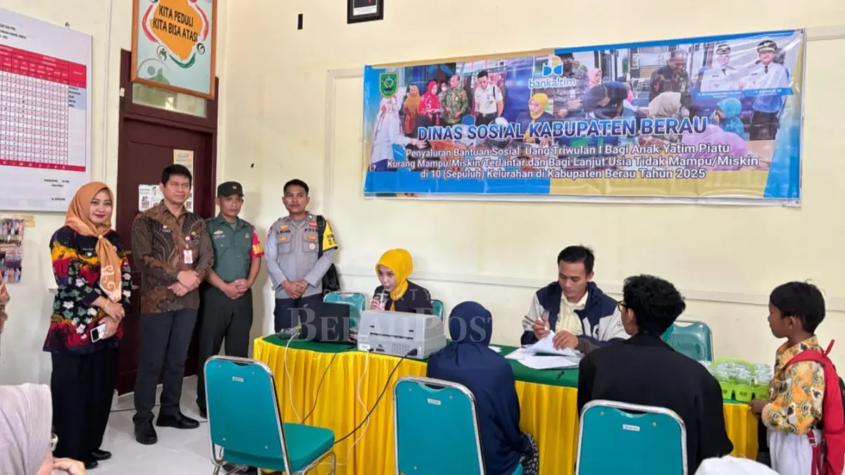 KEMBALI DISALURKAN: Dinsos Berau kembali menyalurkan BLT kepada lansia dan anak yatim piatu. (BERAU POST)