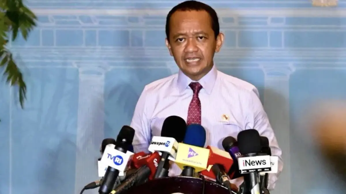 Menteri ESDM Bahlil Lahadalia menjawab pertanyaan wartawan saat sesi jumpa pers di Istana Kepresidenan RI, Jakarta, Kamis (11/6/2026). (ANTARA)