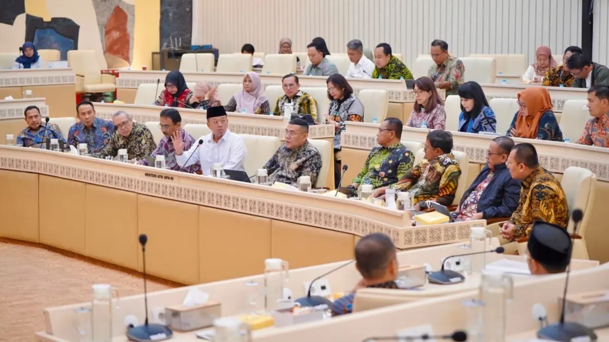 RAKER ANGGARAN: Menteri ATR/BPN Nusron Wahid saat menyampaikan usulan pagu anggaran tahun 2027 sebesar Rp10,6 triliun dalam Rapat Kerja bersama Komisi II DPR RI di Jakarta, Kamis (11/06/2026).