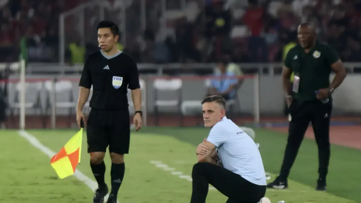 Pelatih Timnas Indonesia John Herdman saat laga melawan Mozambik dalam laga FIFA Matchday di Stadion Utama Gelora Bung Karno (SUGBK), Senayan, Jakarta, Selasa (9/6). (Dery Ridwansah/JawaPos.com)