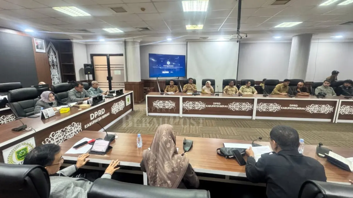 TUNTUTAN: Komisi I DPRD Berau gelar RDP bersama Banuanta Bersatu dan manajemen PT Pamapersada Nusantara terkait tenaga kerja lokal. (BERAU POST)