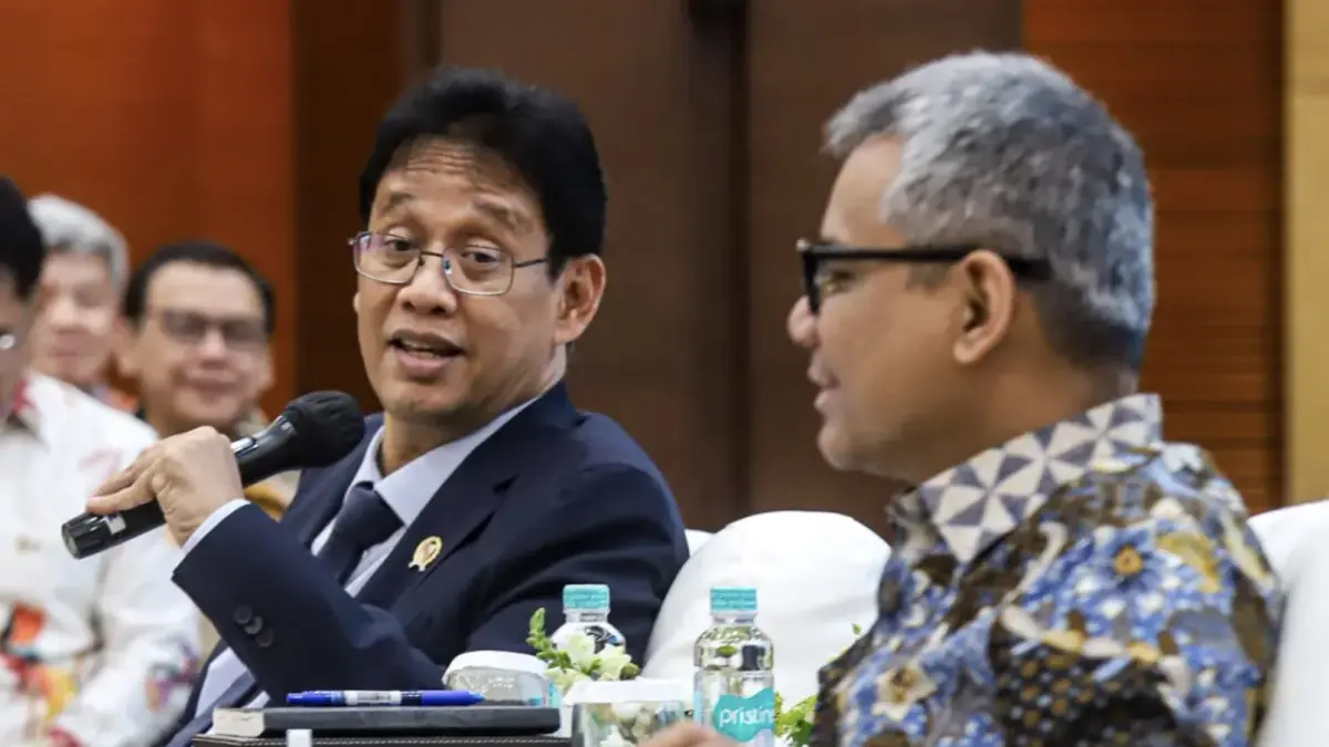 Menteri Keuangan Purbaya Yudhi Sadewa (kiri) didampingi Wakil Menteri Keuangan Suahasil Nazara (kanan) memberikan paparan pada konferensi pers APBN KiTa di Jakarta, Jumat (5/6/2026). (Salman Toyibi/Jawa Pos)