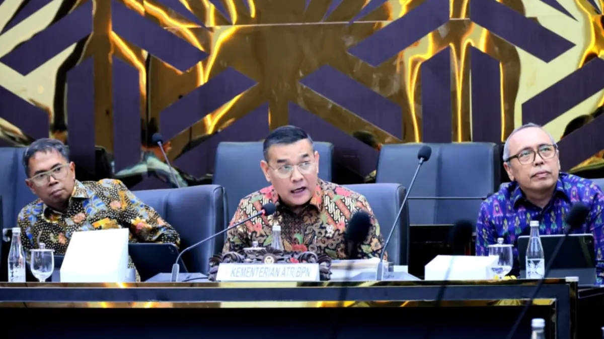 USULKAN HARMONISASI: Wamen ATR/Waka BPN, Ossy Dermawan, mengusulkan penerapan One Land Tenure System dan One Spatial Planning Policy dalam revisi UU Kehutanan guna mengatasi tumpang tindih lahan dan menjamin kepastian hukum di Jakarta.