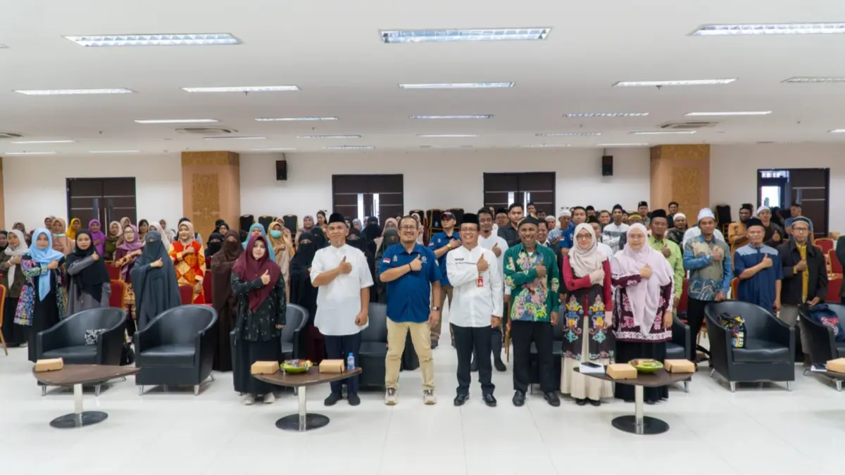 UMKM HALAL: Kepala Biro Kesejahteraan Rakyat Setdaprov Kaltara, Muhammad Rosyid membuka Seminar Halal UMKM dan Pelatihan Pendampingan Proses Produk Halal (P3H) digelar di Ruang Aula Kantor Gubernur Kaltara, Selasa (16/6) pagi. (DKISP KALTARA)