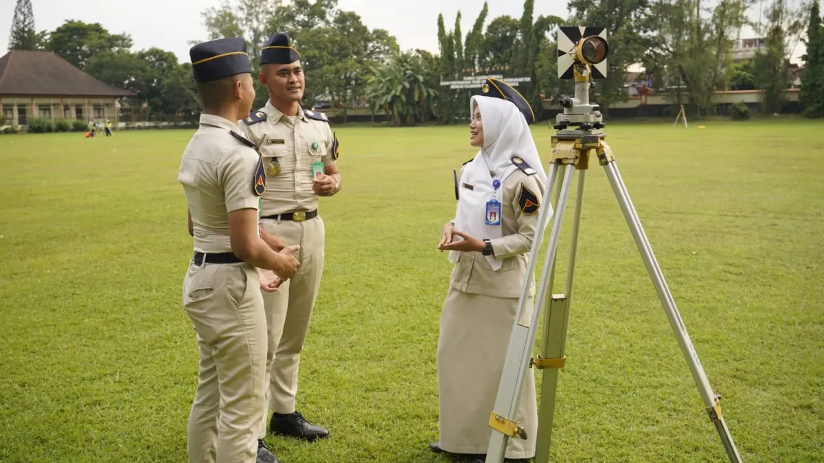 PENDIDIKAN AGRARIA: Politeknik Agraria STPN menawarkan empat program studi unggulan di bidang pertanahan dan tata ruang dengan kuota 350 taruna untuk tahun ajaran 2026/2027, membuka peluang karier strategis bagi lulusan SMA/sederajat.