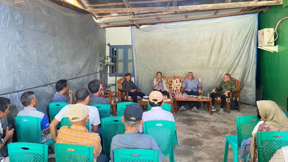 JABARKAN PERDA: Anggota DPRD Kaltim Makmur HAPK bersama dengan penggiat Pariwisata Berau saat memberikan penjelasan mengenai Perda Nomor 5 Tahun 2019 tentang Rencana Induk Pembangunan Kepariwisataan Daerah, beberapa waktu lalu. (ARTA KUSUMA YUNANDA/BP)
