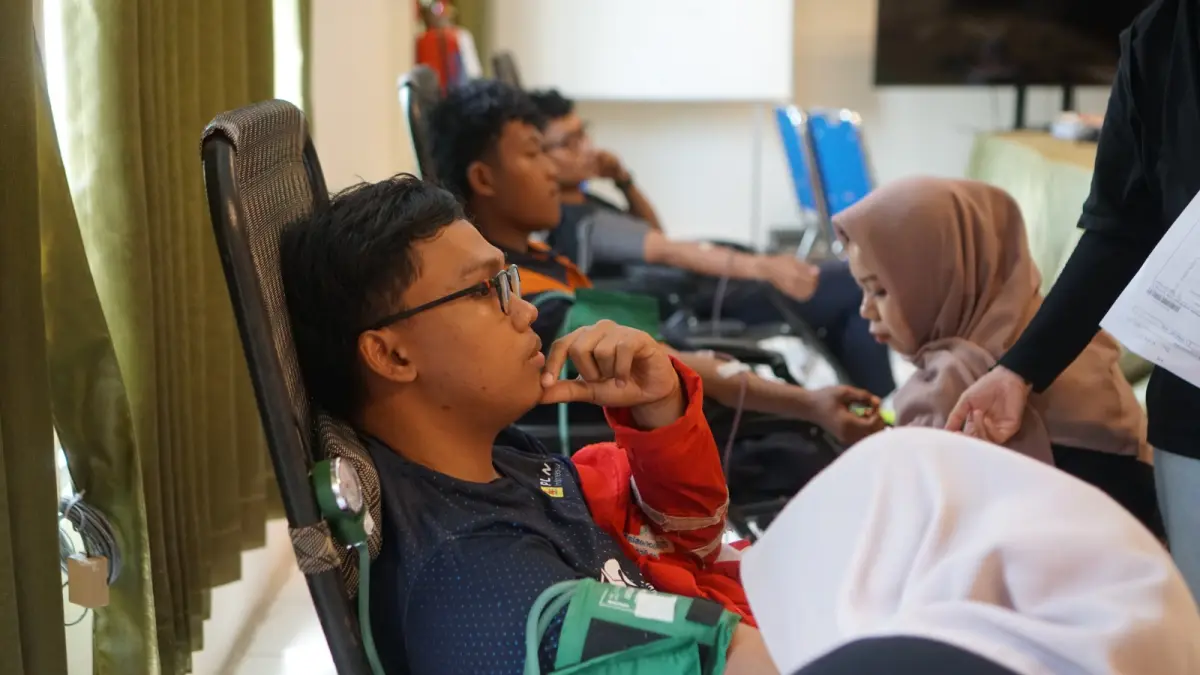 AKSI KEMANUSIAAN: PLN Indonesia Power UBP Berau menggelar aksi donor darah bekerja sama dengan PMI Kabupaten Berau, berhasil mengumpulkan kantong darah dari 44 pegawai untuk mendukung ketersediaan stok layanan kesehatan.