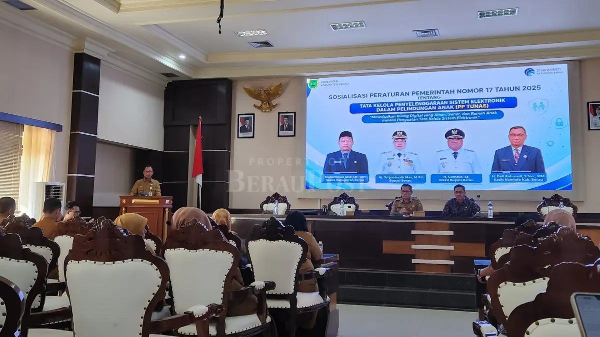 LINDUNGI RUANG DIGITAL: Diskominfo Berau menggelar sosialisasi Peraturan Pemerintah Nomor 17 Tahun 2025 tentang Tata Kelola Penyelenggaraan Sistem Elektronik dalam Perlindungan Anak atau PP TUNAS. (SENO/BP)