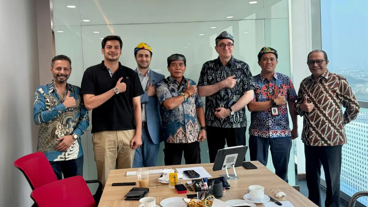 HILIRISASI INDUSTRI: Gubernur Kaltara, Zainal A Paliwang,  saat menggelar pertemuan dengan Presiden Direktur Nikoil Group, Mehrdad H. Mirarab, di Kantor Pusat Nikoil Indonesia, Jakarta, Jumat (26/6). (DKISP KALTARA
