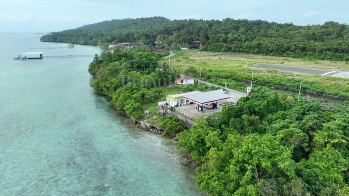 ILUSTRASI: Potensi wisata bahari Kabupaten Berau yang menjadi salah satu daya tarik investasi berskala internasional. (IZZA/BP)
