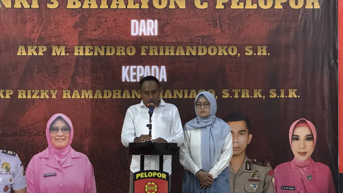 NAKHODA BARU: Kompi 3 Batalyon C Pelopor Brimob melaksanakan pisah sambut pergantian kepemimpinan Komandan Kompi dari AKP Hendro Prihandoko kepada AKO Rizky Ramadhan Chaniago. (SENO/BP)