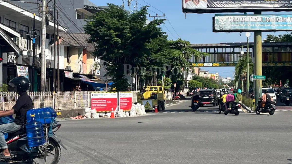 REKONDISI: PT PGN area Tarakan melakukan penggalian untuk memperluas jaringan gas bumi, Selasa (30/6). (SEPTIAN ASMADI/HRK)