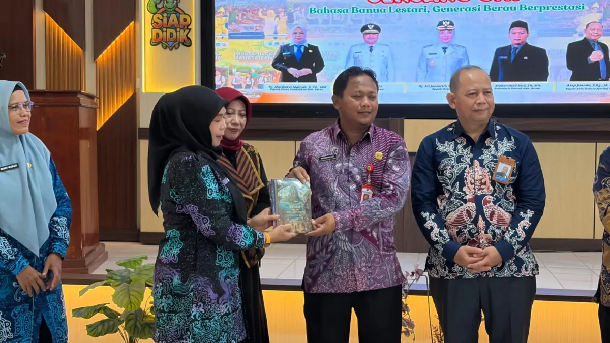 DILUNCURKAN: Dinas Pendidikan Berau meluncurkan kurikulum muatan lokal Bahasa Banua jenjang SMP di UPT SPNF SKB Berau, Kamis (2/7). (IZZA/BP)