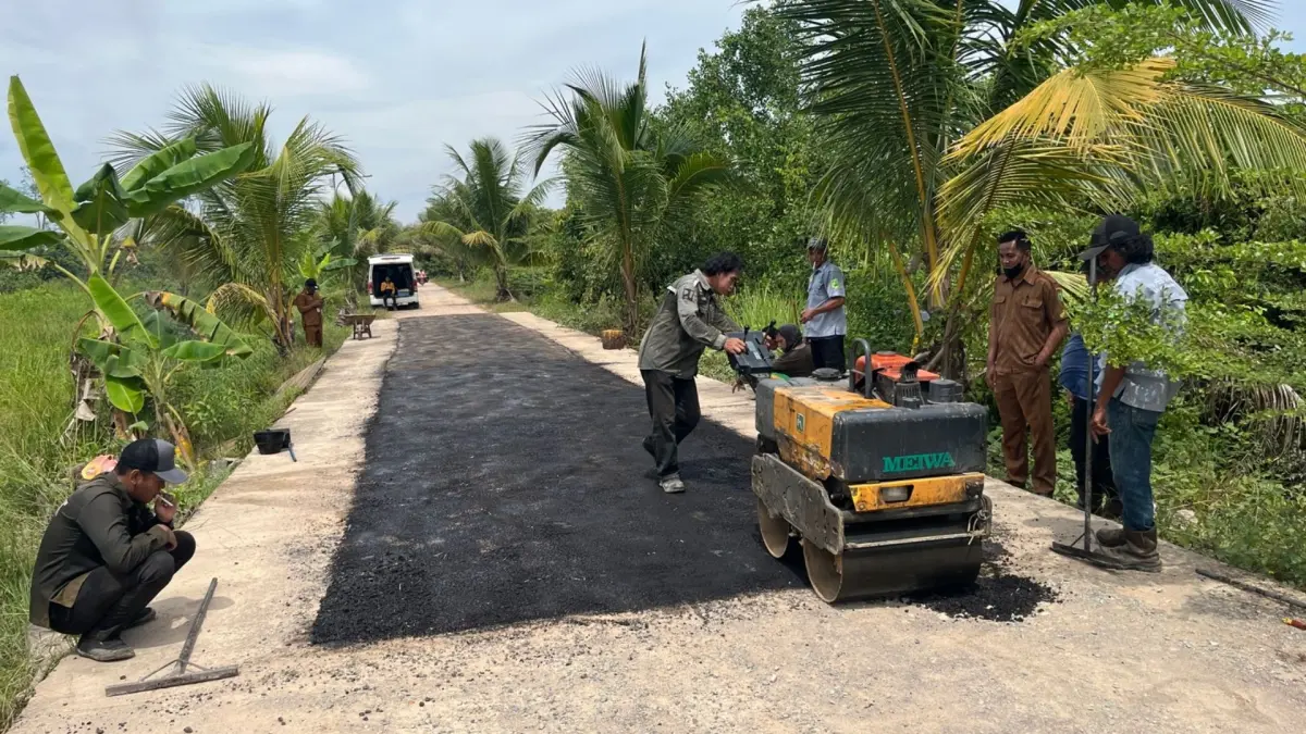 ILUSTRASI: Legislatif mendorong pemerataan infrastruktur jalan pada kawasan perkampungan. (SENO/BP)