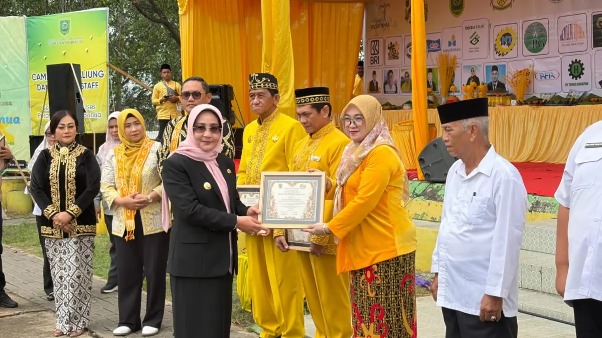 LESTARIKAN BUDAYA: Bupati Berau Sri Juniarsih saat menghadiri Festival Abutta Banua yang menjadi momentum pelestarian budaya lokal. (IZZA/BP)