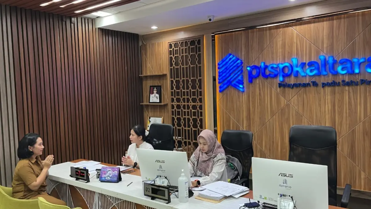PERIZINAN: Dalam upaya mengoptimalkan PAD, DPMPTSP Kaltara akan lakukan percepatan pelayanan perizinan, penguatan sinergi antarorganisasi perangkat daerah. (FAISAL/HRK)