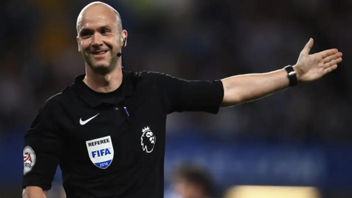 Wasit asal Inggris Anthony Taylor akan memimpin pertandingan Portugal melawan Spanyol pada babak 16 besar Piala Dunia 2026 di Dallas. (FA)