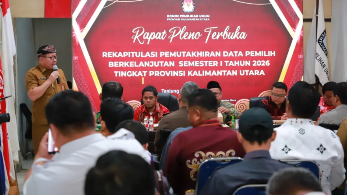 PENDATAAN PEMILIH: Staf Ahli Gubernur Bidang Hukum, Kesatuan Bangsa dan Pemerintahan, Tomy Labo, hadiri Rapat Pleno Terbuka Rekapitulasi Pemutakhiran Data Pemilih Berkelanjutan. (DKISP KALTARA)