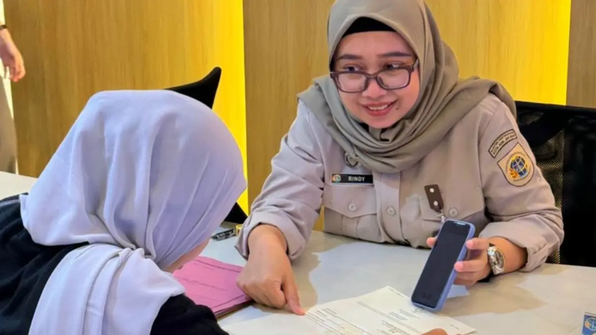 TRANSPARANSI LAYANAN: Kementerian ATR/BPN menekankan pentingnya transparansi biaya layanan pertanahan sesuai PP Nomor 128 Tahun 2015, di mana masyarakat dapat mengakses informasi dan melakukan simulasi biaya secara mudah melalui aplikasi Sentuh Tanahku.