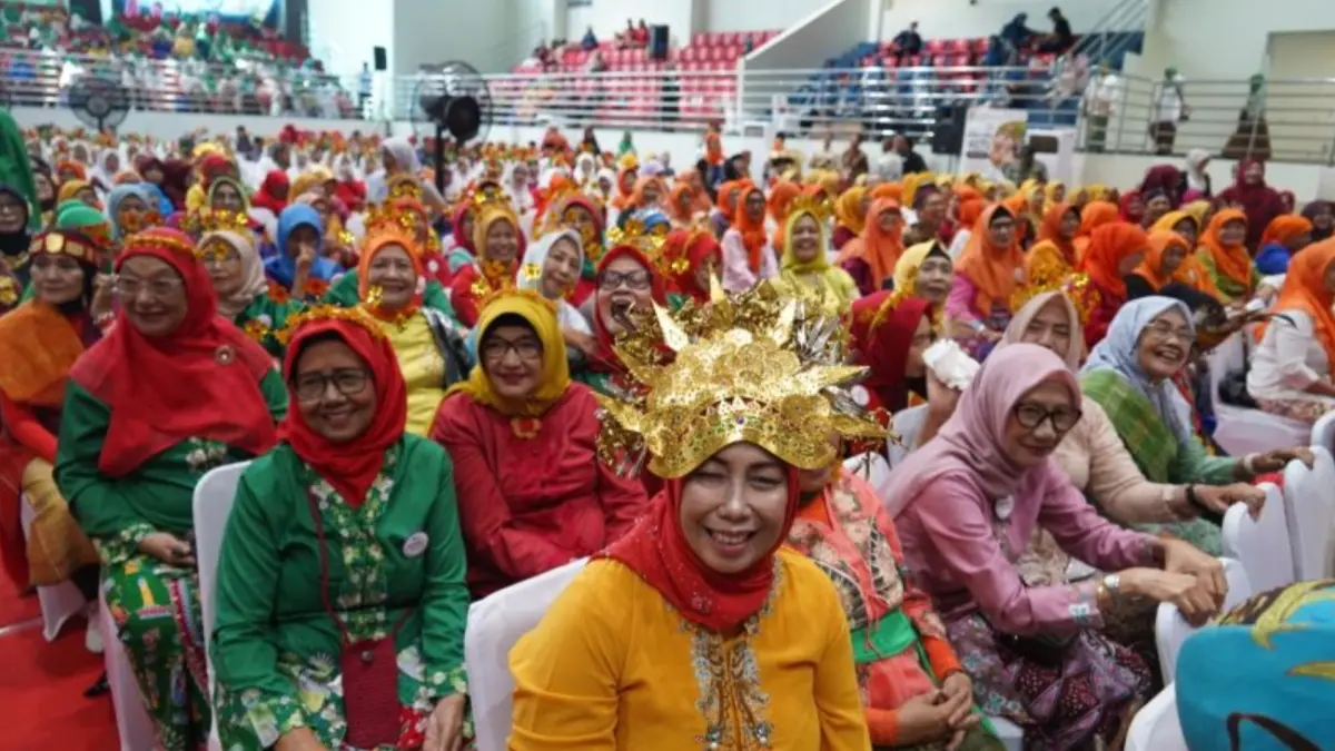TETAP PRODUKTIF: Kegiatan Kriyaan Lansia Kota Bekasi Tahun 2026 yang bertema "Lansia Berdaya, Berkarya, dan Bahagia" diselenggarakan GOR Bang Yan, Kota Bekasi, menjadi ajang unjuk karya dari seluruh Sekolah Lansia pada Rabu (8/7).&nbsp; (ANTARA)