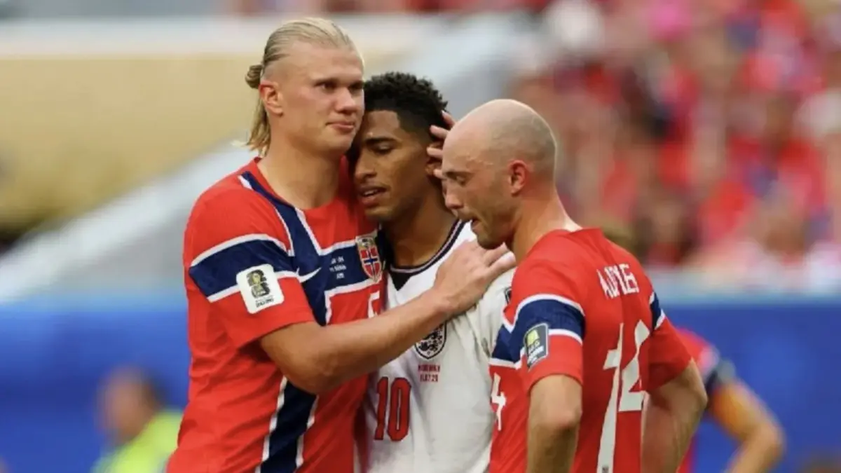 Erling Haaland puji Jude Bellingham usai tumbangkan Norwegia. (@CUPID_FC/X).