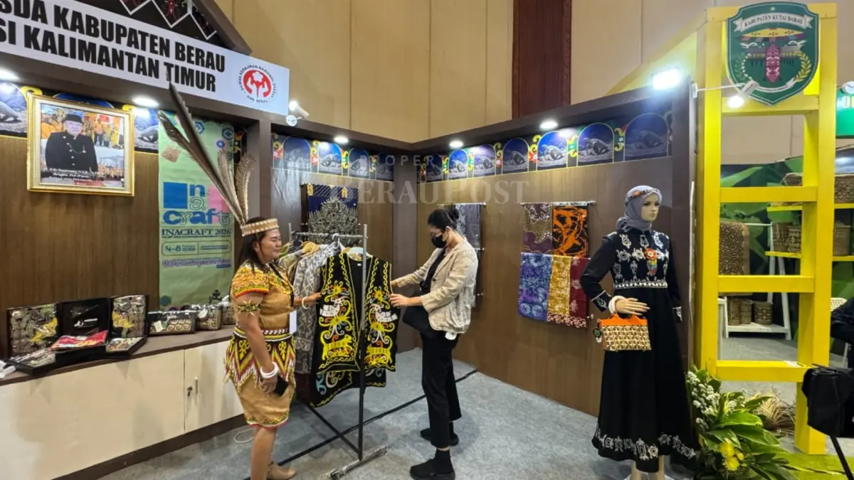 PAMERAN: Beragam event dan pameran tingkat nasional diikuti untuk memperkenalkan ragam produk kriya dan wastra Berau. (SENO/BP)