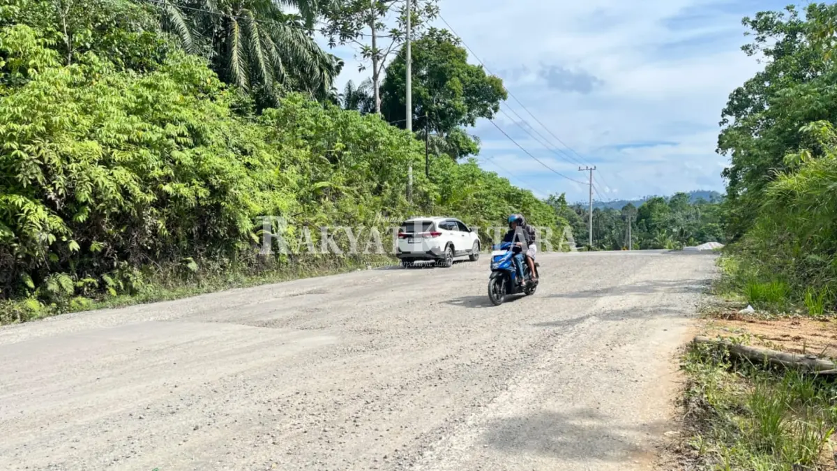 PRIORITAS: Infrastruktur jalan masih menjadi salah satu harapan masyarakat agar dapat menjadi perhatian. (FAISAL/HRK)