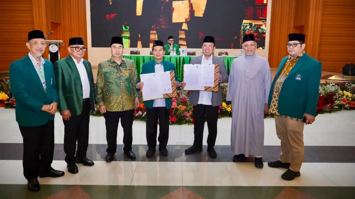 SINKRONISASI ASET UMAT: Menteri ATR/Kepala BPN, Nusron Wahid, menandatangani MoU dengan Al Jam