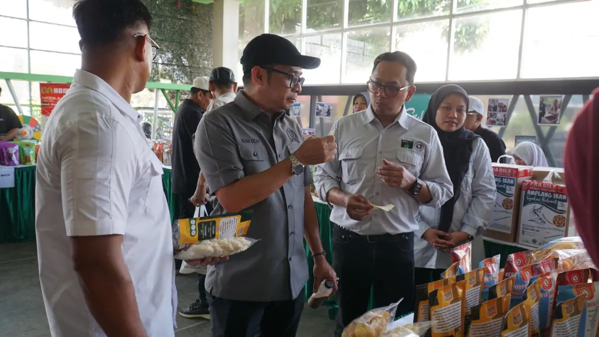 KUNJUNGI BERAU COCOA: DPRD Berau saat melakukan kunjungan ke PPM PT Berau Coal, meninjau program pengembangan UMKM dan pemberdayaan ekonomi masyarakat. (PT BERAU COAL UNTUK BERAU POST)