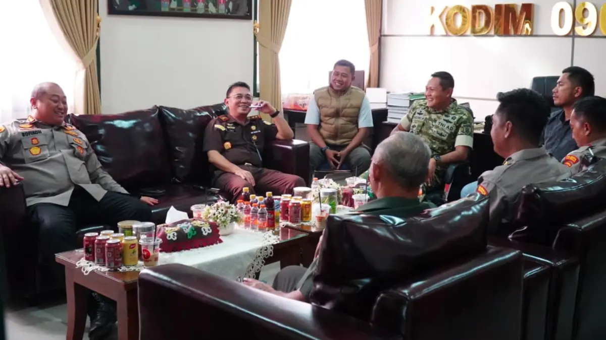 SINERGITAS: Jajaran TNI, Polri, dan Kejaksaan Negeri Bulungan lakukan pertemuan untuk mempererat koordinasi dan komunikasi lintas sektoral. (POLRESTA BULUNGAN)