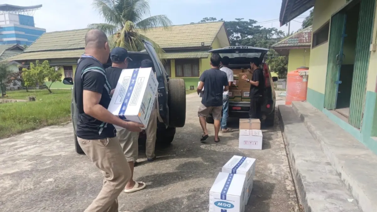 TERIMA BANTUAN: DTPHP Berau menerima bantuan pestisida dari Pemerintah Provinsi Kalimantan Timur untuk pengendalian hama pada tanaman. (SENO/BP)