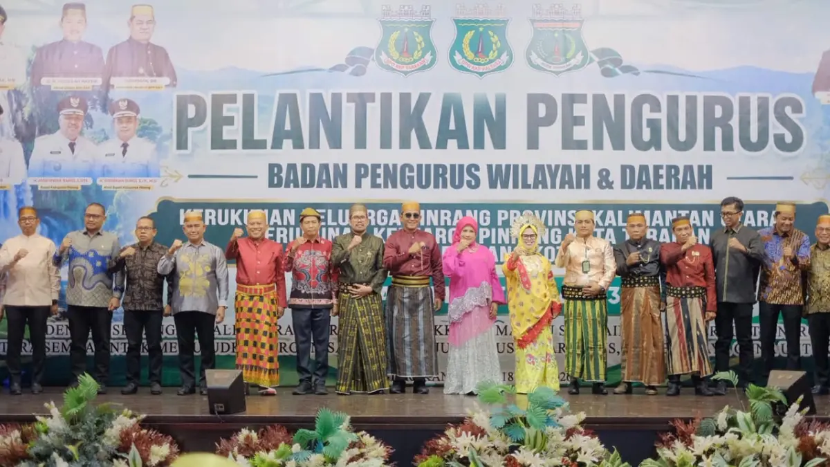 SEMANGAT PERSAUDARAAN: Asisten Bidang Administrasi Umum, Taufik Hidayat, menghadiri pelantikan BPW KKP Kaltara, BPD KKP Kota Tarakan, dan IWP Kota Tarakan Masa Bakti 2026—2031 di Hotel Tarakan Plaza, Sabtu (18/7). (DKISP KALTARA)