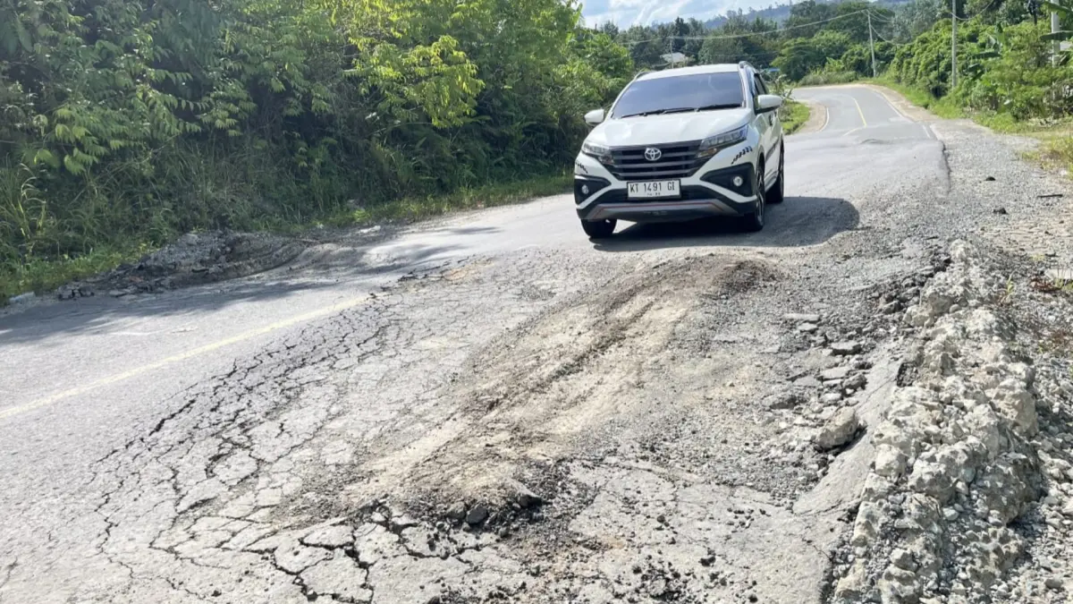 PEMBANGUNAN: Infrastruktur sebagai fondasi utama dalam mendorong pertumbuhan ekonomi daerah. (FAISAL/HRK)