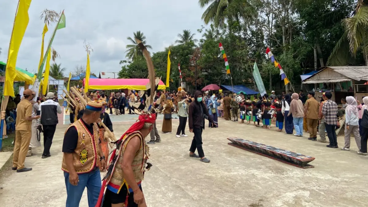 FESTIVAL BUDAYA: Setiap kampung di Berau diminta untuk melestarikan budaya melalui kegiatan lokal yang dilaksanakan. (ARTA KUSUMA YUNANDA/BP)