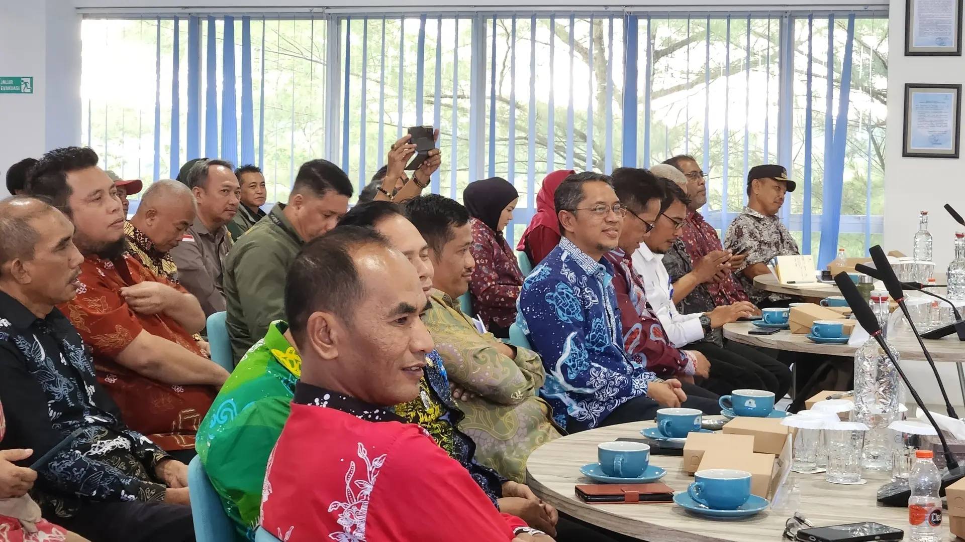 Direktur Perumda Air Minum  Batiwakkal, Saipul Rahman, mengatakan skema subsidi silang sengaja diterapkan agar penyesuaian tidak memberatkan masyarakat rentan.