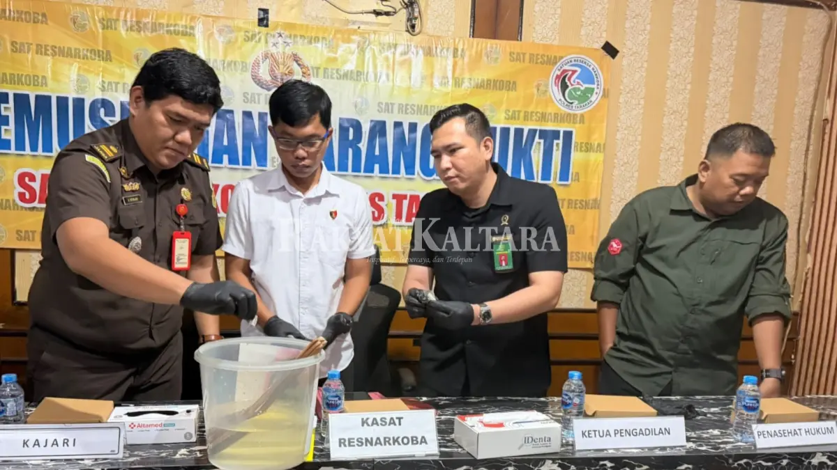 UNGKAP NARKOTIKA: Pemusnahan barang bukti narkotika jenis sabu hasil pengungkapan aparat penegak hukum. (SEPTIAN ASMADI/HRK)