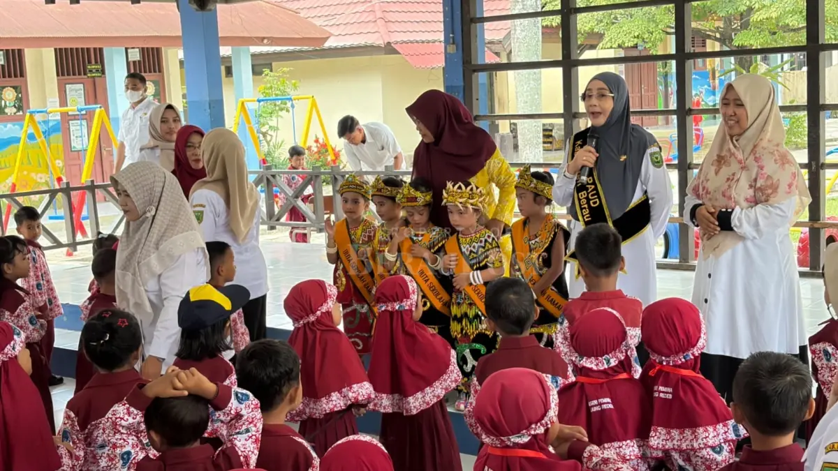 RAKOR: Pemkab Berau menggelar Rapat Koordinasi Bunda PAUD di UPT SKB SPNF, sebagai upaya memperkuat sinergi dalam meningkatkan kualitas layanan pendidikan anak usia dini, Rabu (5/8). (IZZA/BP)