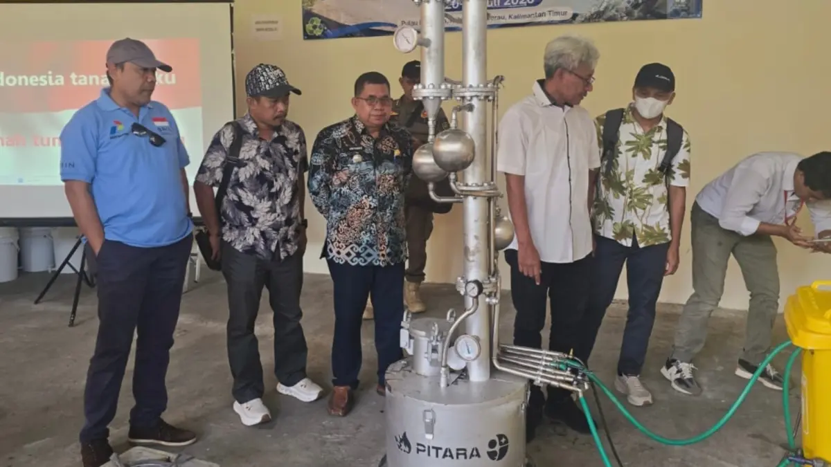 KEMANDIRIAN ENERGI: Pemerintah Kabupaten Berau bersama Badan Riset dan Inovasi Nasional serta PT Asian Bulk Logistics Group menghadirkan inovasi pengolahan sampah melalui Teknologi Pirolisis PITARA (Pirolisis Tabung Bertingkat) Versi 2. (SENO/BP)