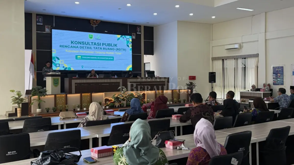 PENATAAN KOTA: Konsultasi publik penyusunan RDTR Kawasan Perkotaan Tanjung Redeb Timur yang digelar di ruang rapat RPJPD Bapperida Berau, Kamis (6/8). (IZZA/BP)