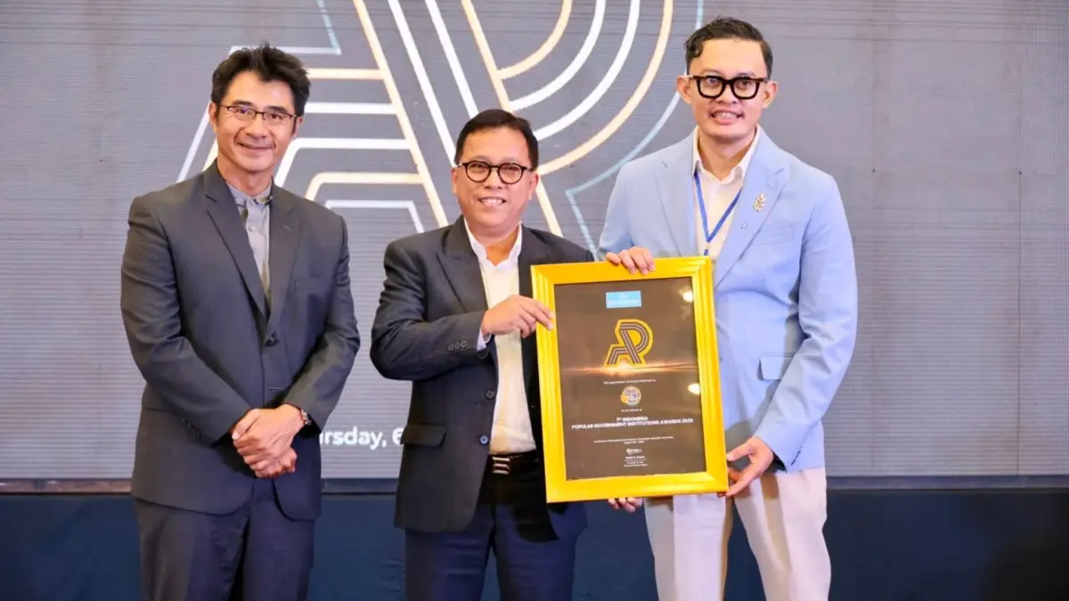POPULAR GOVERNMENT INSTITUTIONS AWARD 2026: Staf Ahli Bidang Reformasi Birokrasi ATR/BPN, Deni Santo, menerima penghargaan Popular Government Institutions Award 2026 dari The Iconomics Media atas kualitas komunikasi dan reputasi institusi yang baik.