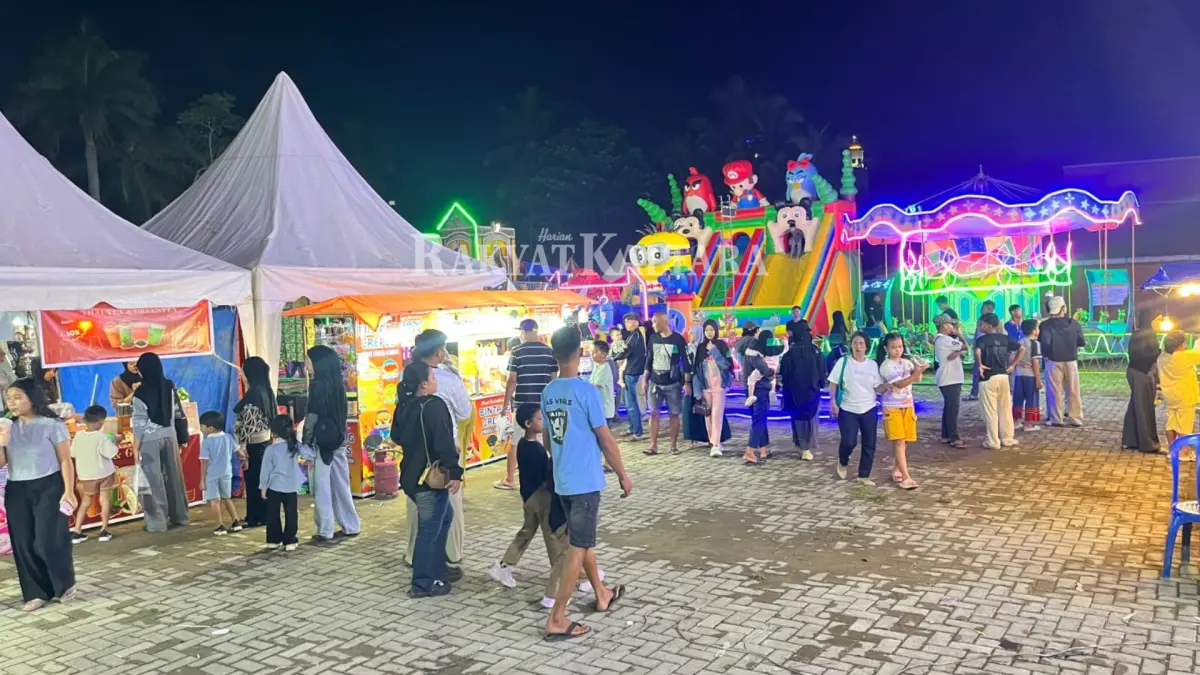 PELUANG UMKM: Sedikitnya 51.840 UMKM yang tersebar di seluruh kabupaten dan kota tapi belum sepenuhnya menikmati dampak investasi. (FAISAL/HRK)