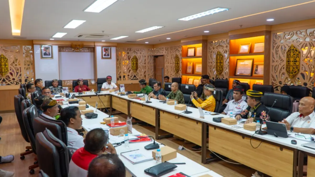 PERSIAPAN PORPROV: Rapat koordinasi persiapan Porprov II Kaltara, di Ruang Rapat Lantai 4 Kantor Gubernur Kaltara, Kamis (6/8) sore lalu. (DKISP KALTARA )