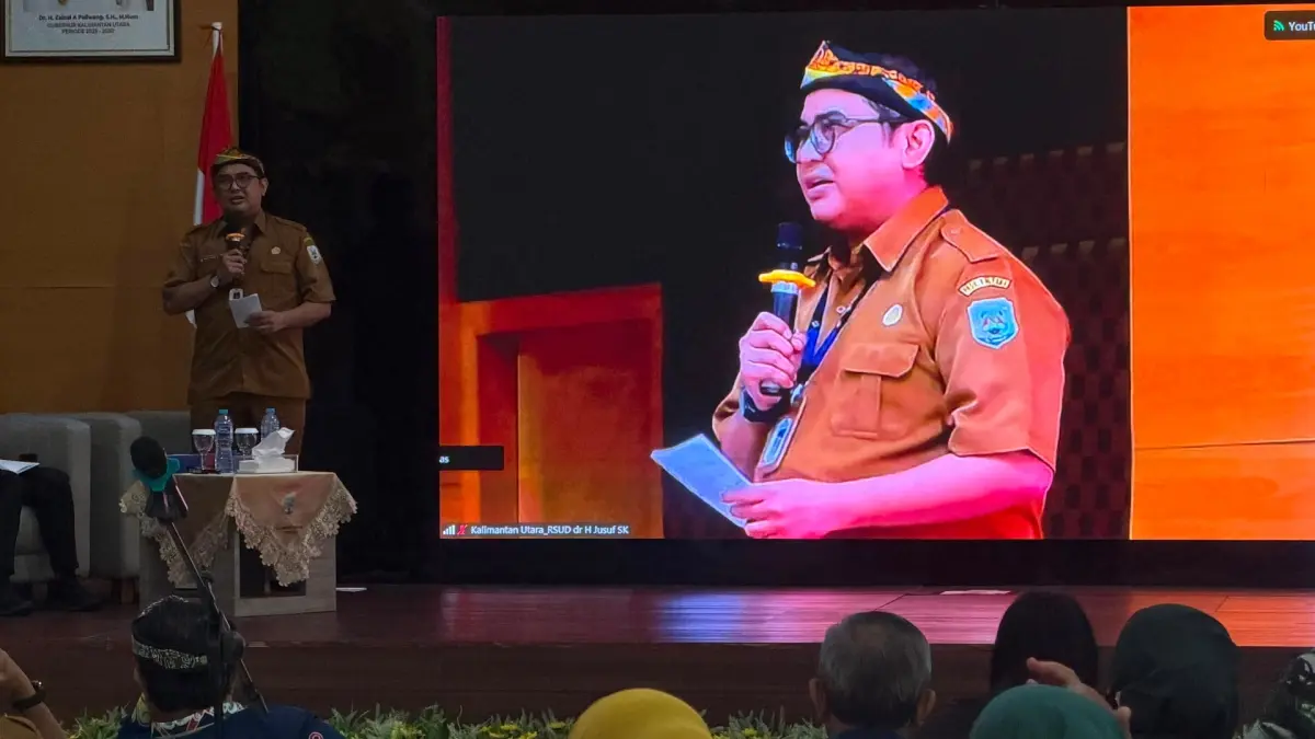 DISKUSI PUBLIK: Plt Direktur RSUD dr H Jusuf SK, Budy Azis memaparkan kondisi pelayanan, Senin (10/8). (SEPTIAN ASMADI/HRK)