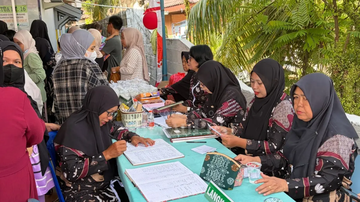 BERI INSENTIF: Pemkab Berau terus memperkuat peran kader Posyandu dalam memberikan pelayanan kepada masyarakat hingga tingkat kampung. (IZZA/BP)