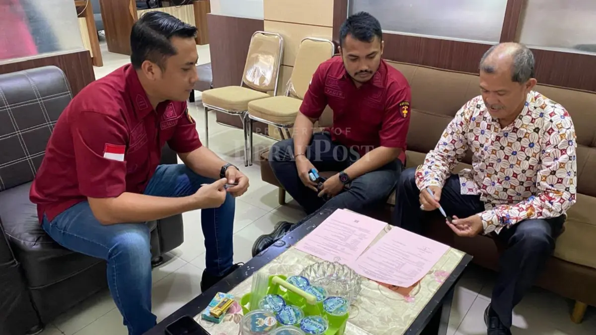 IN ABSENTIA: Perkara dugaan tindak pidana korupsi terkait penyimpangan dalam pengelolaan Layanan Fasilitas Kredit, pada salah satu Bank Himbara yang beroperasi di Kecamatan Talisayan, resmi masuk tahap penuntutan. (SENO/BP)