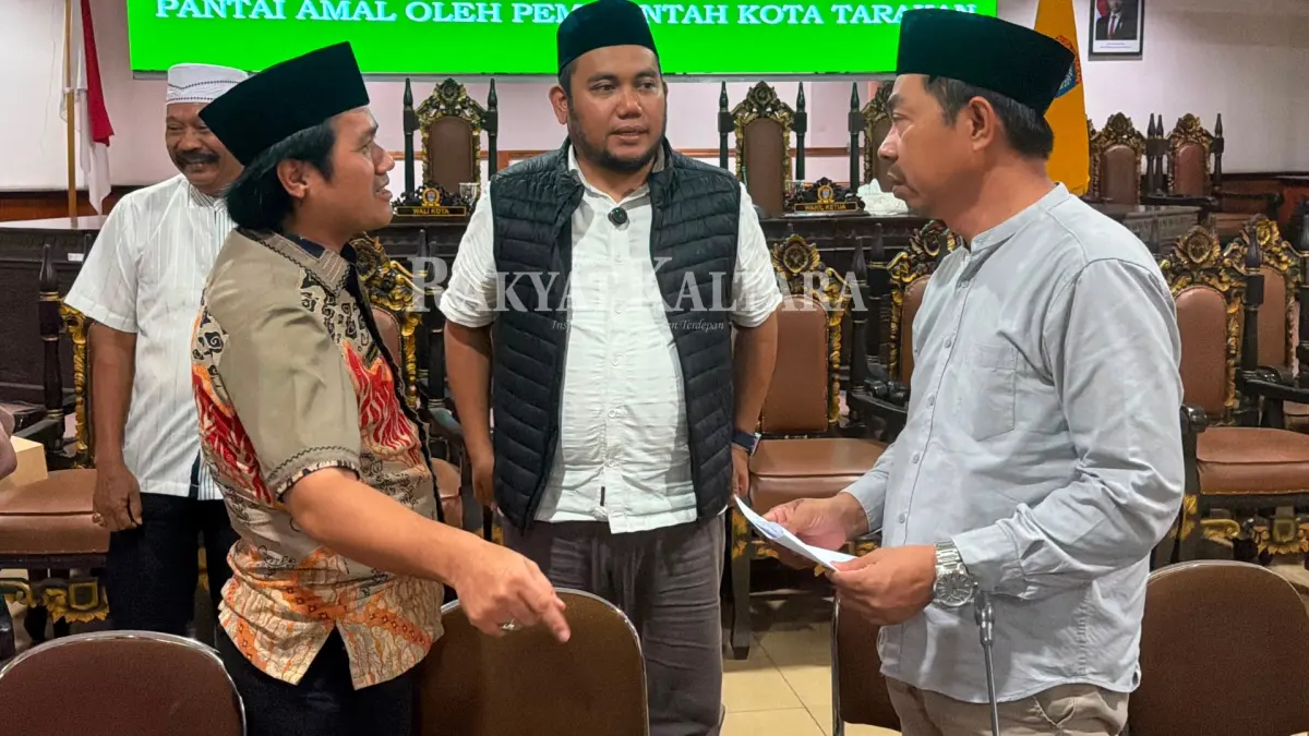 KOORDINASI: Perwakilan warga dan DPRD Tarakan usai membahas persoalan pembongkaran warung di Pantai Amal, Jumat (14/8). (SEPTIAN ASMADI/HRK)