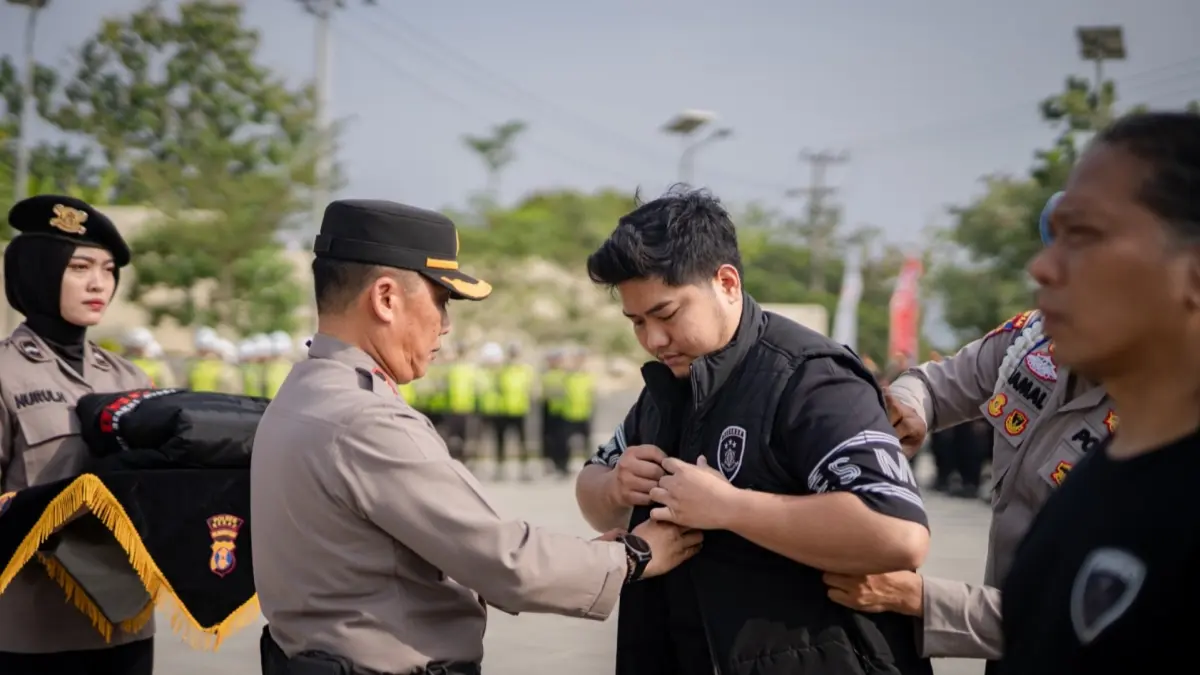 URC: Wakapolres Berau Kompol Noor Dhianto saat melaunching tim Unit Reaksi Cepat di Polres Berau. (POLRES BERAU UNTUK BERAU POST)