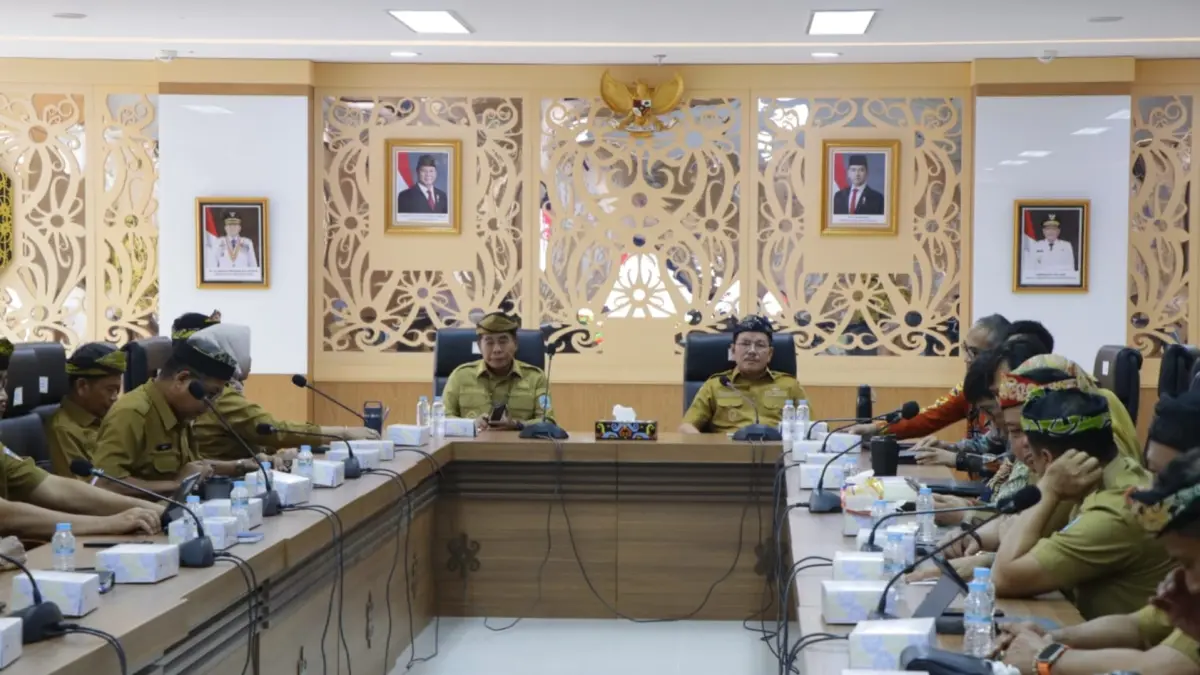 SUPERVISI : Gubernur Kaltara, Zainal A. Paliwang mengikuti Rakor Evaluasi Tata Kelola Pemerintahan, Layanan Publik dan Tindak Lanjut SPI oleh KPK, Selasa (18/8). (DKSIP)